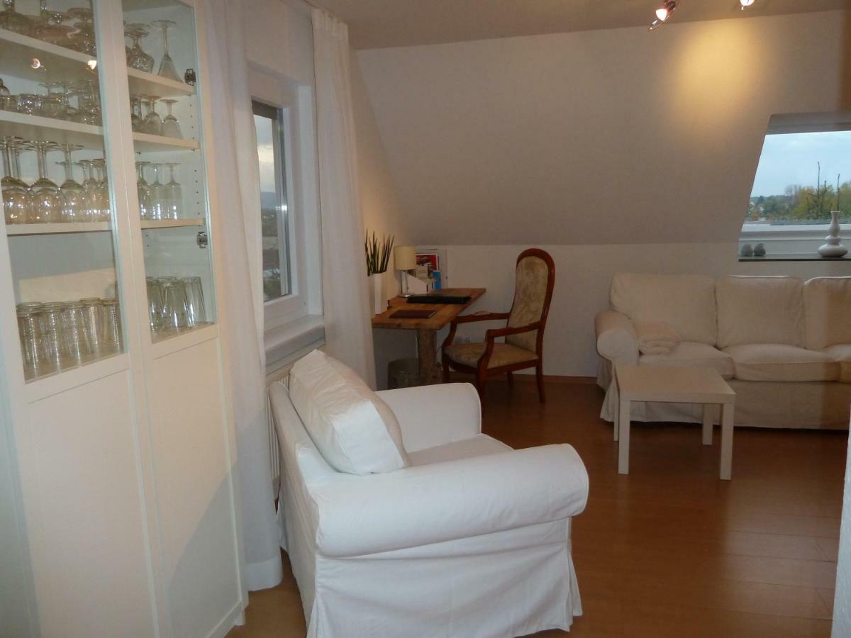 Helle 70 Qm Ferienwohnung Mit Herrlichem Blick Teningen Dış mekan fotoğraf